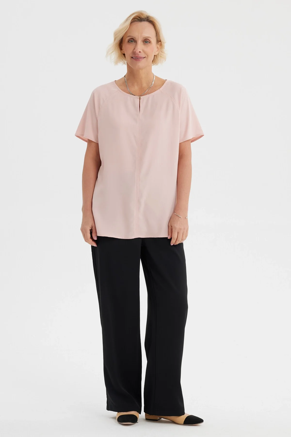 Blusa Mujer Escote Con Botón Rosado - Image 4