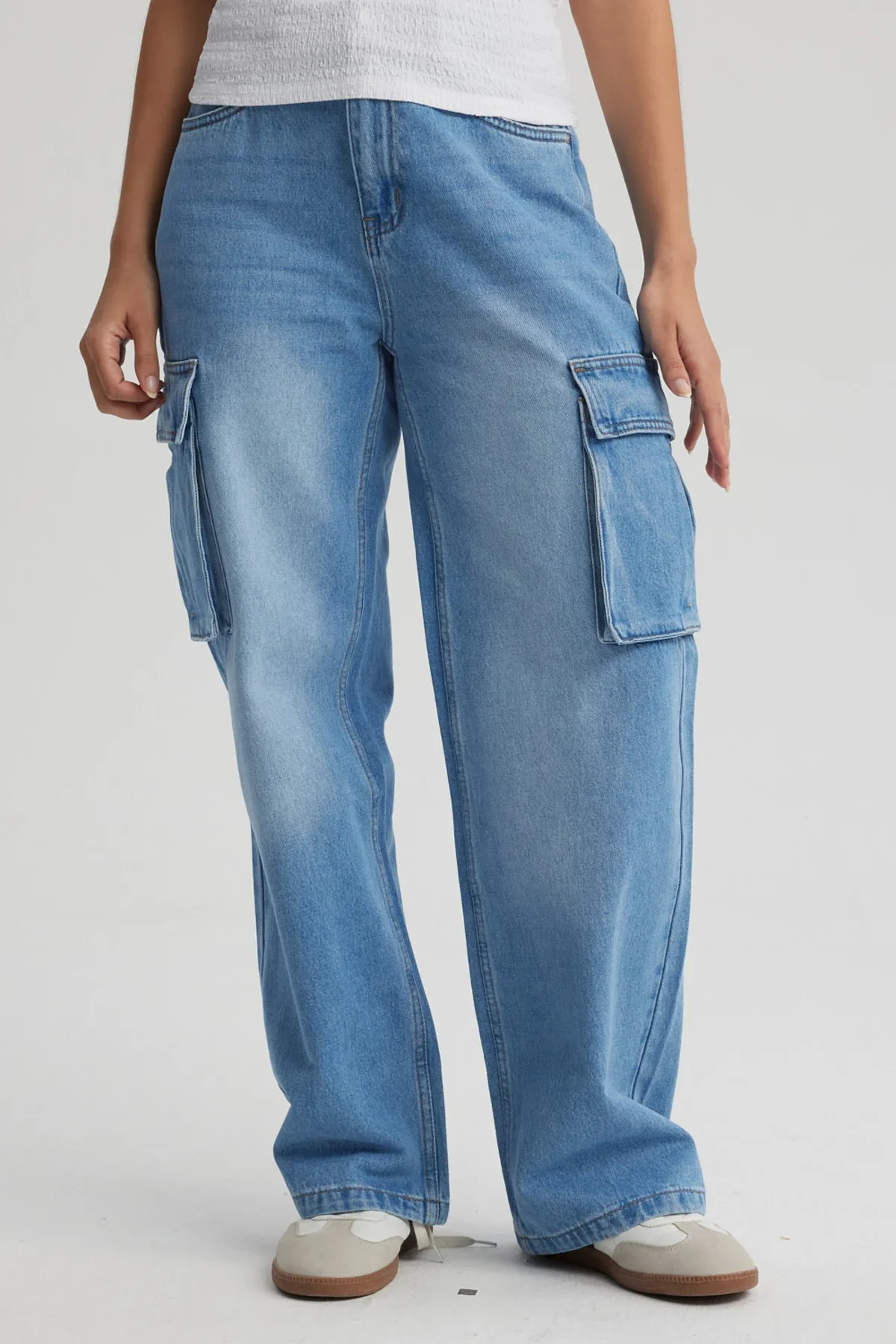 Jeans Mujer Cargo Calce Recto Azul