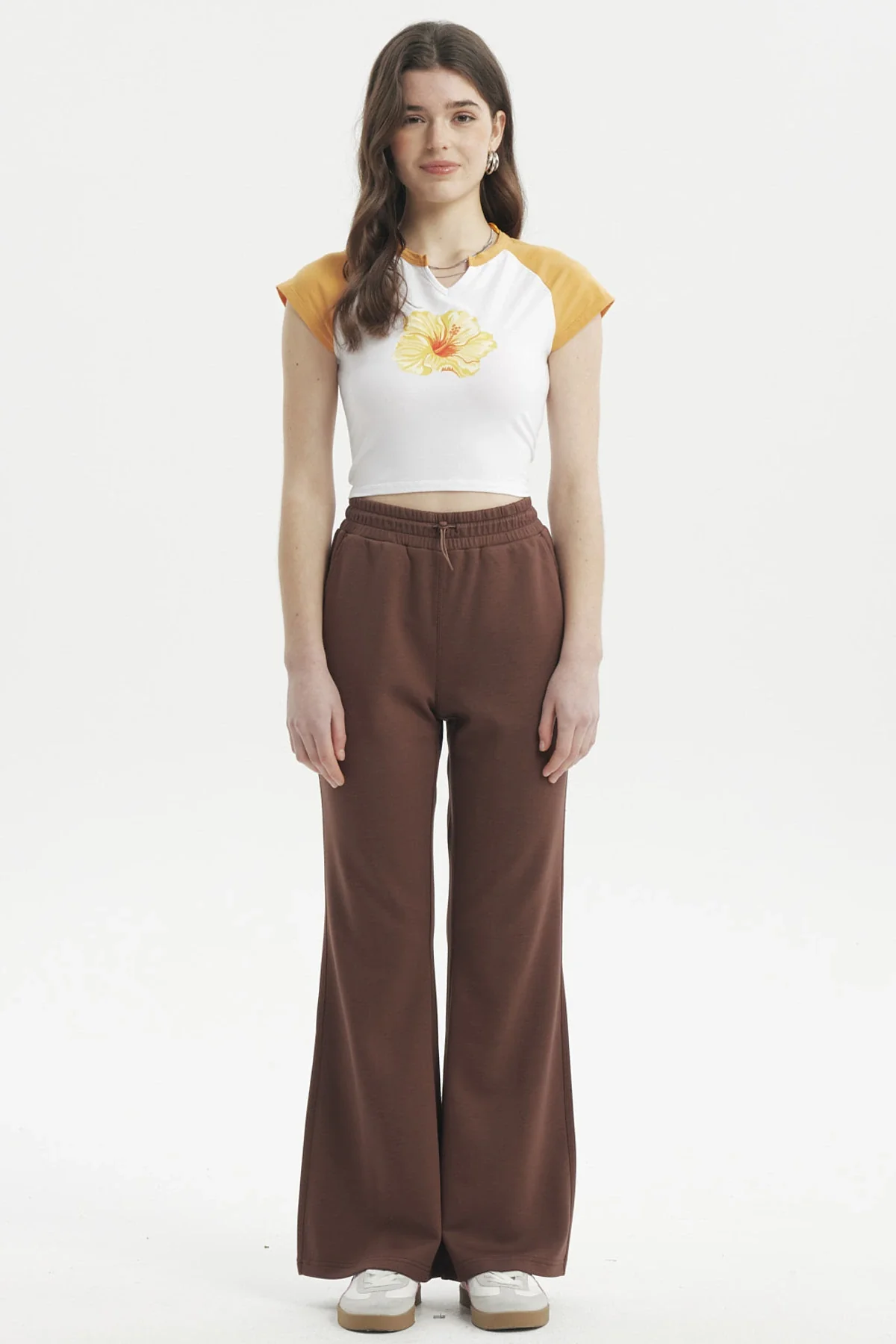 Pantalón Buzo Mujer Slim Café Oscuro - Image 4