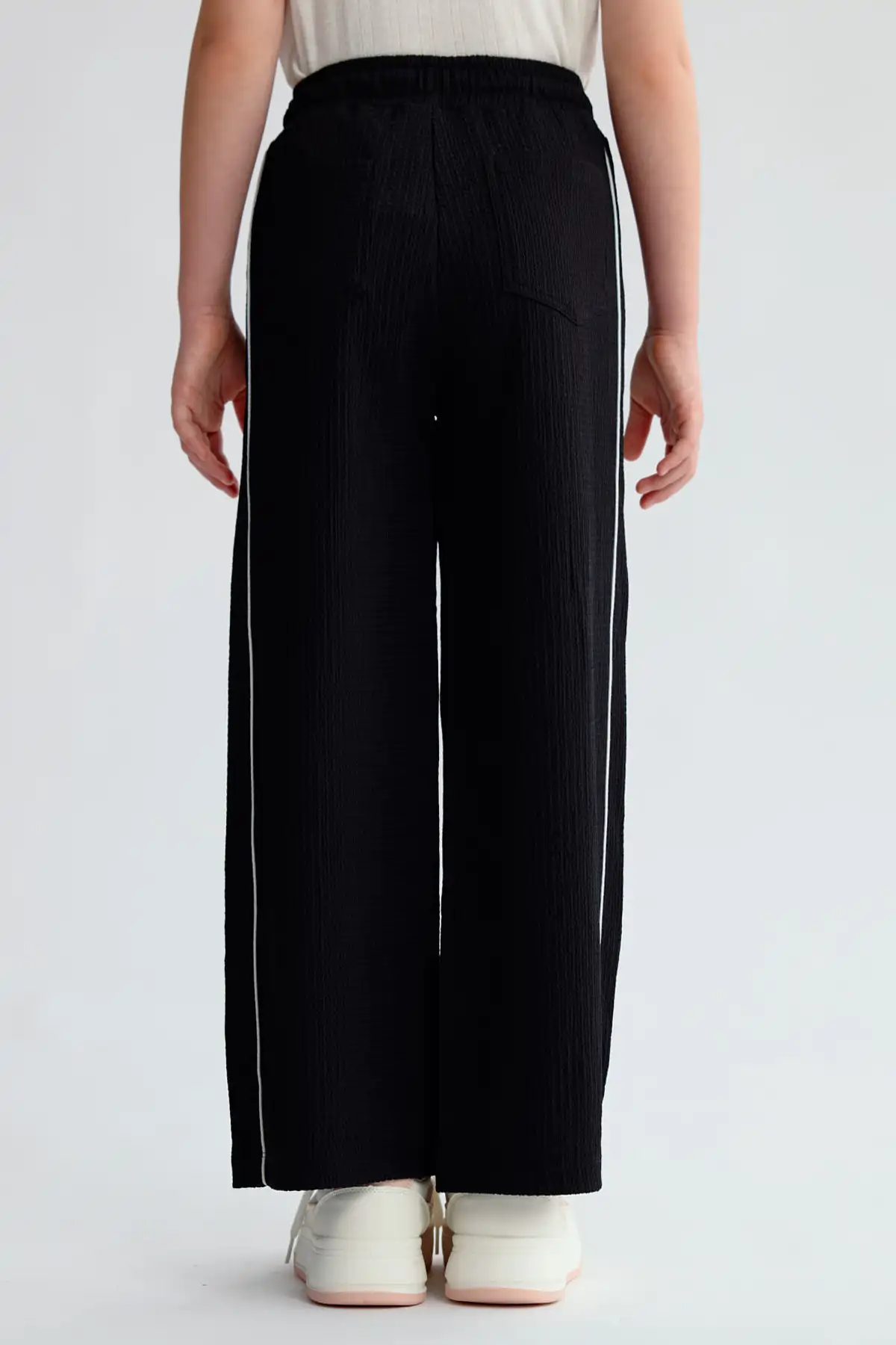 Pantalón Niña Crep Accesorios Cordón Negro - Image 2