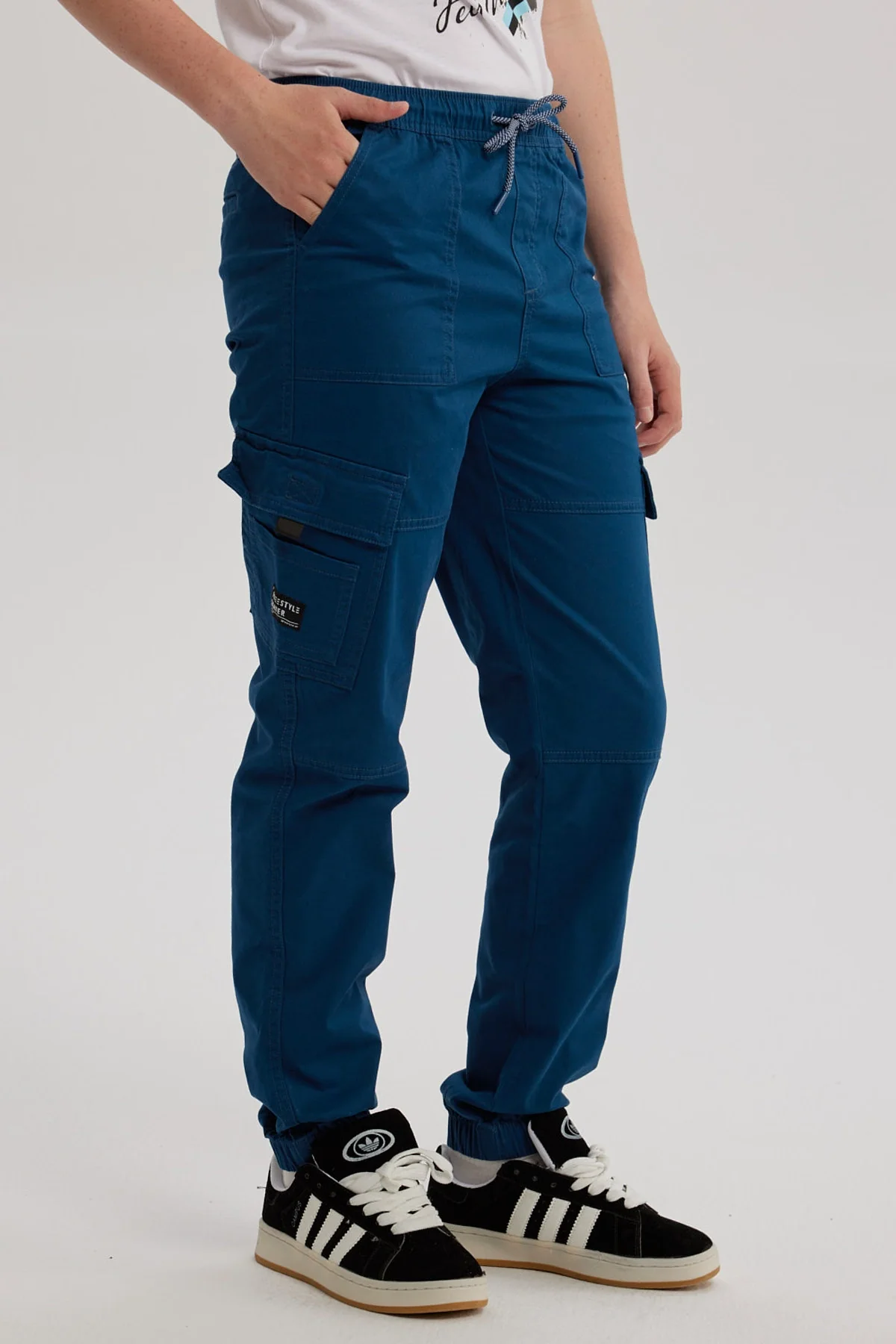 Pantalón Niño Gabardina Jogger Cargo Petroleo - Image 2