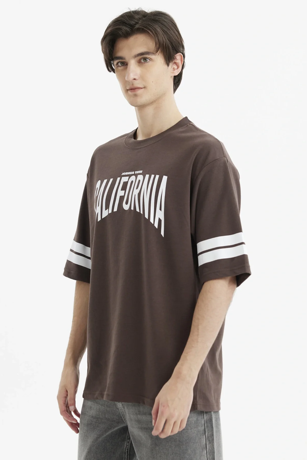 Polera Hombre Oversize Print Chocolate - Image 2