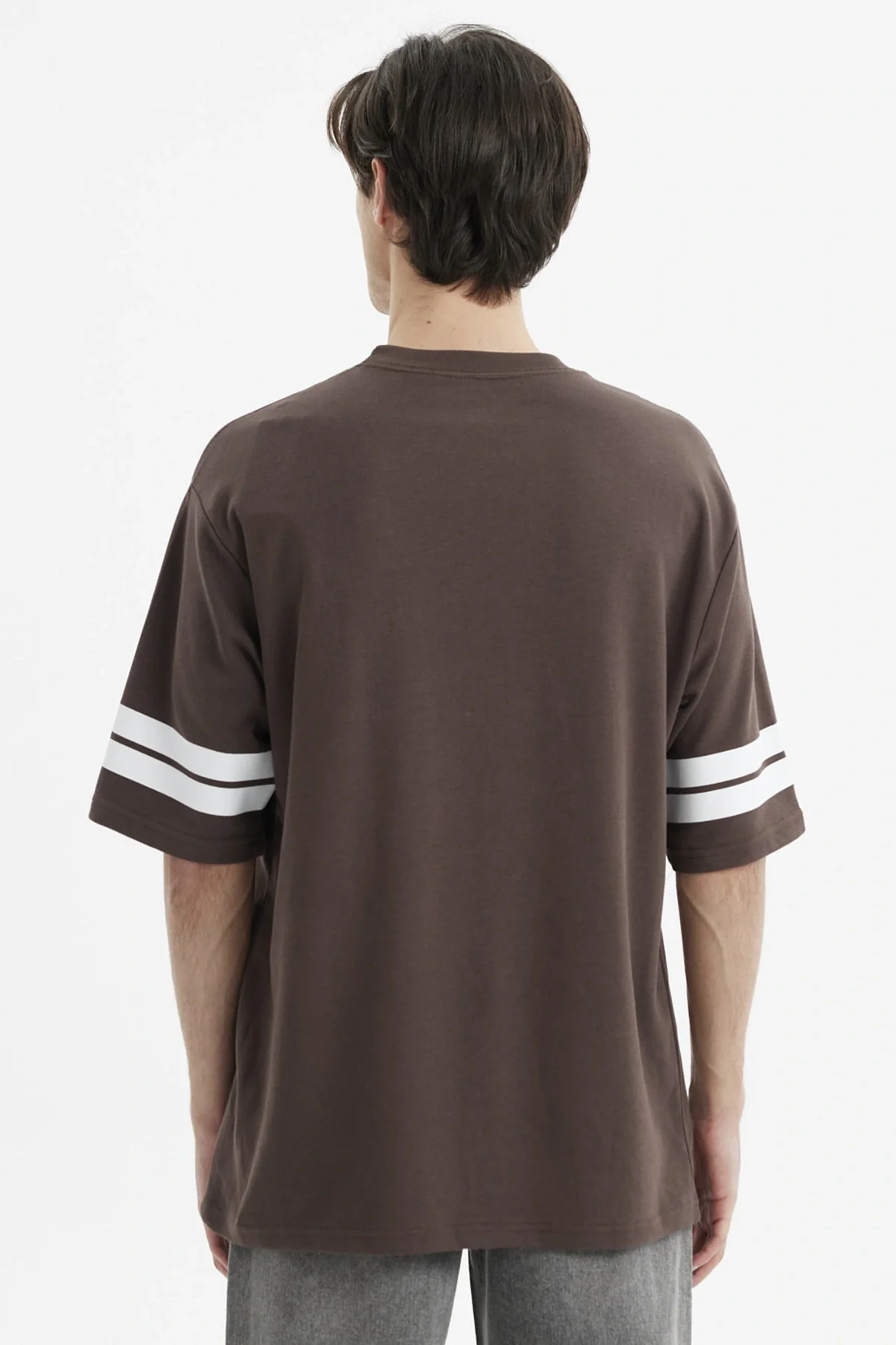 Polera Hombre Oversize Print Chocolate - Image 3
