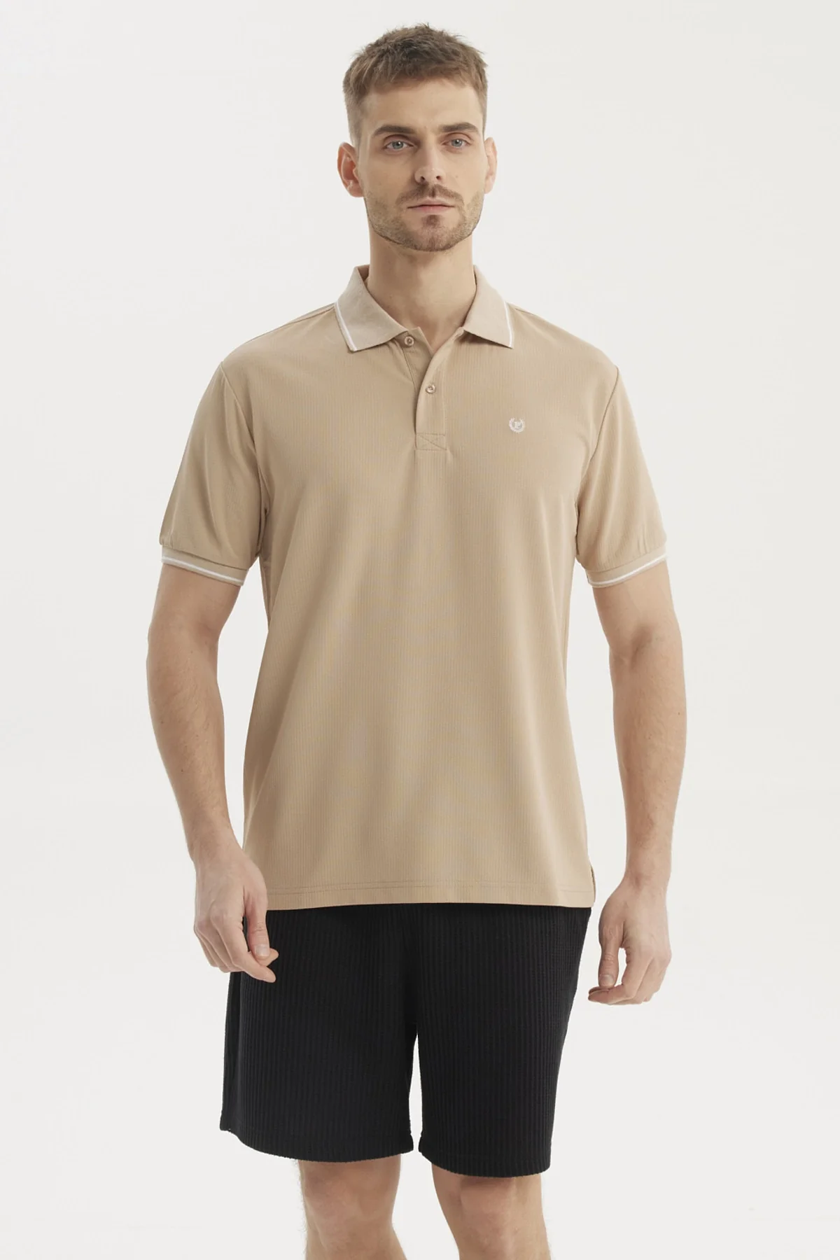 Polera Hombre Slim Cuello Camisero Beige