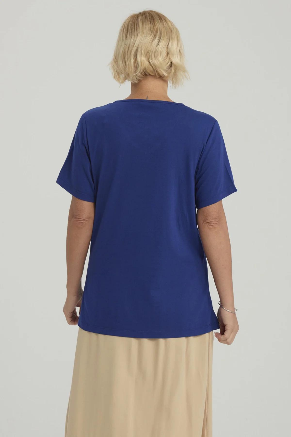 Polera Mujer Detalle Escote Azul Oscuro - Image 3