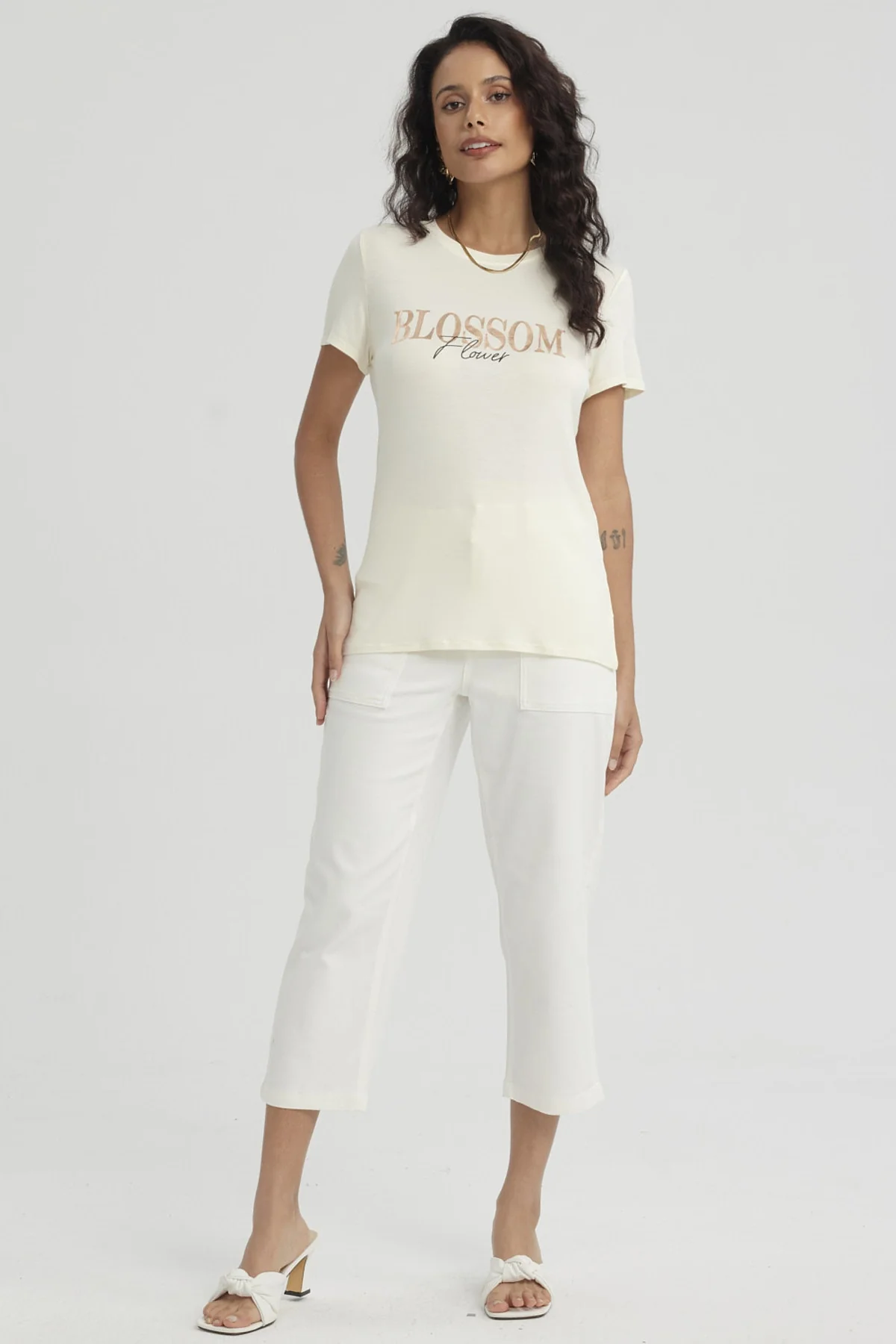 Polera Mujer Estampado Crema - Image 4
