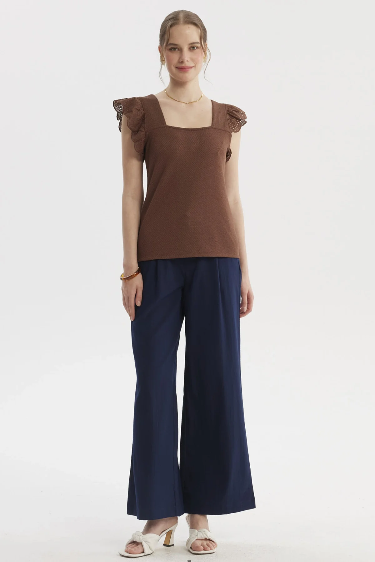 Polera Mujer Vuelo Escote Cuadrado Café Claro - Image 4